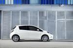 Toyota Yaris Hybrid 2012 года